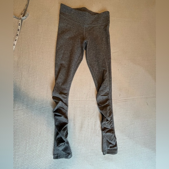 VGUC Ivivva kids  size 8 leggings - Picture 3 of 5
